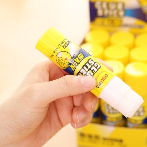 Deli Glue Stick 7093 Strong Adhesive Not Volatile PVP Material (36g) - Image 3